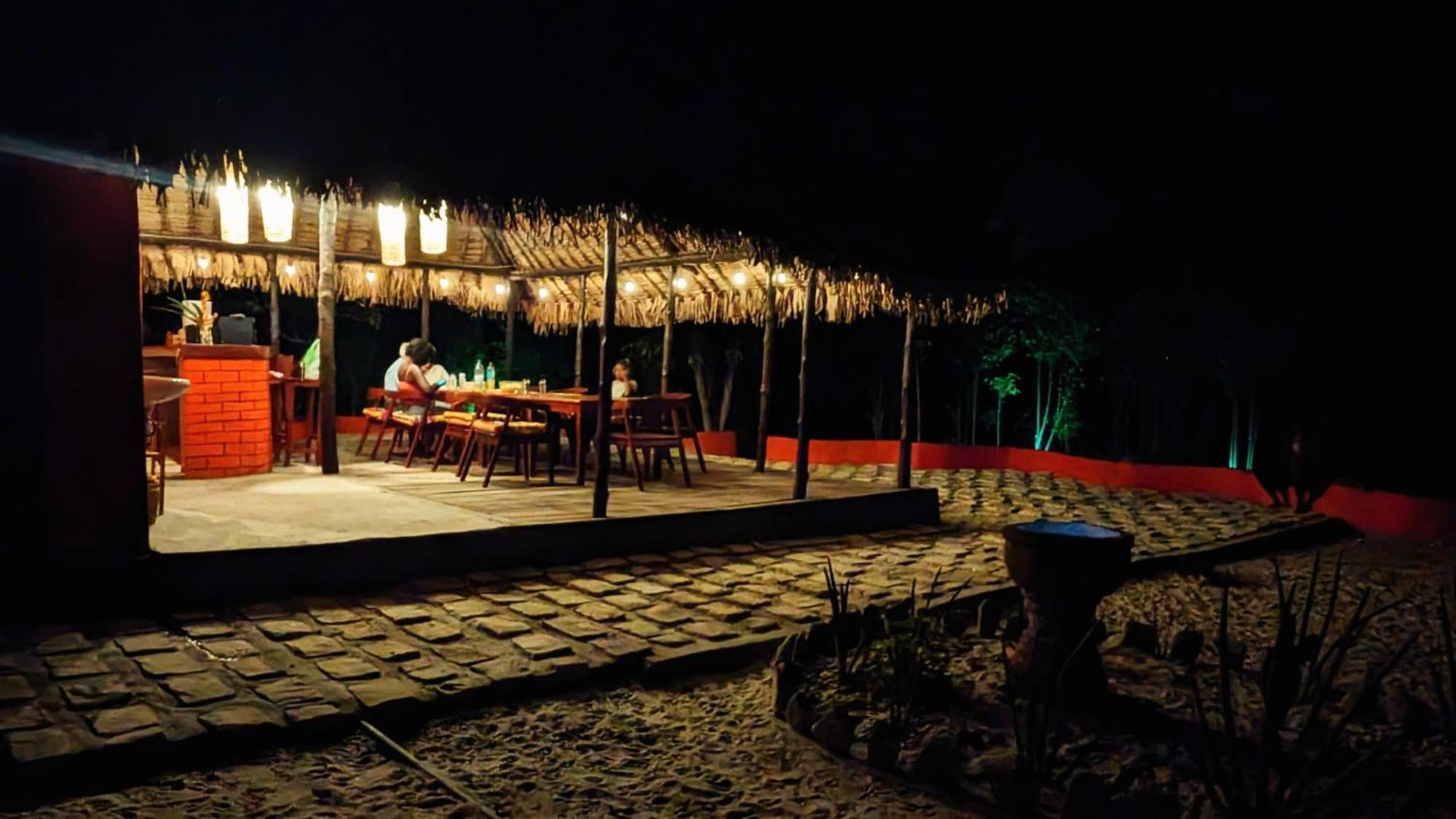 Ampazony Oasis Lodge Mahajanga Exterior photo